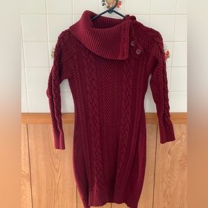 Maroon sweater